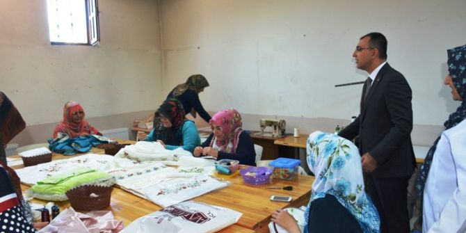 Vali Toprak Müftü Çimen İle Masa Tenisi Oynadı