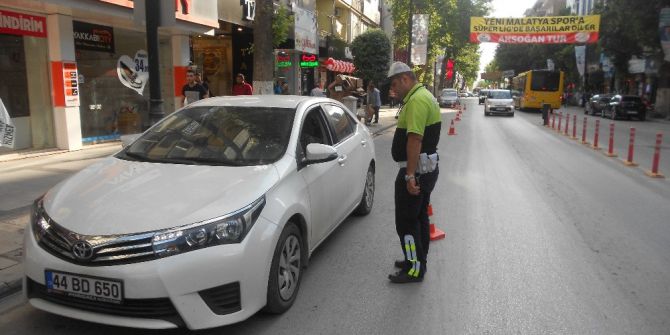 Emniyet Kemeri Kullanmayan 52 Araç Sürücüsüne Para Cezası