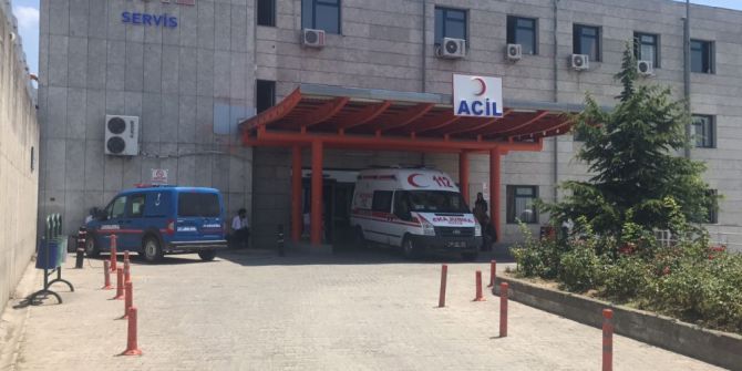 Şizofren Hastası Genç Anne Babasını Balkondan İtti