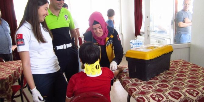 Bisikletiyle Otomobile Çarpan Çocuk Yaralandı