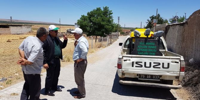 Köylerde Sinekle Mücadele Sürüyor