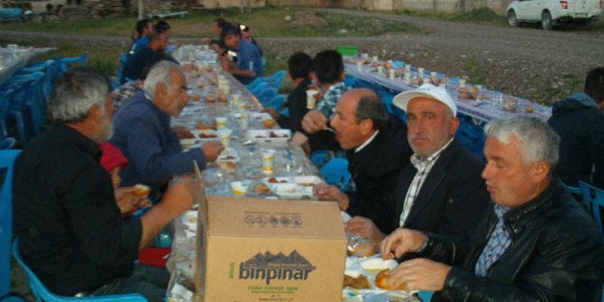 Özalp İlçesinde İftar Yemeği