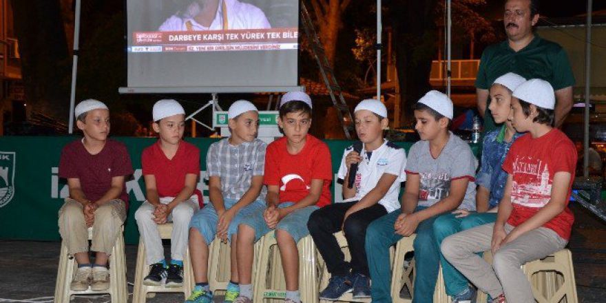 Demokrasi Nöbetinde Minik Hafızlardan Kuran Ziyafeti