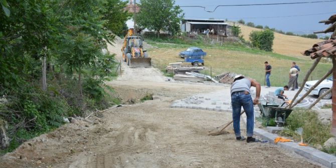 Selendi’ye 20 Bin Metrekare Kilit Parke Taşı