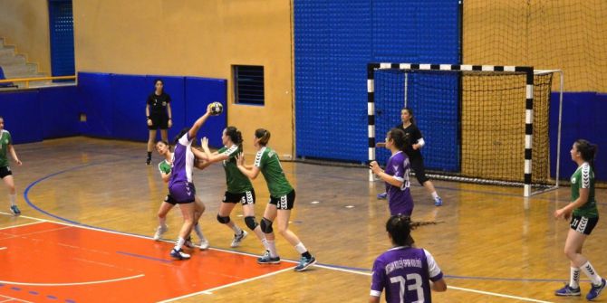 Hentbol Şampiyonasının İlk Günü Sona Erdi