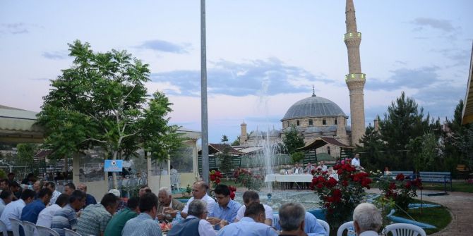Başkan Eser Belediye Çalışanları İle İftarda Bir Araya Geldi