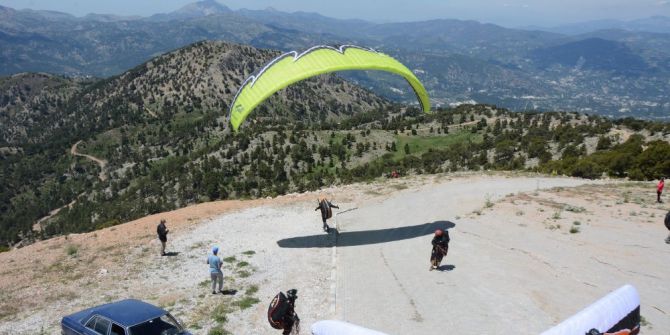 Çameli’de Deneme Paraşüt Uçuşları Yapıldı