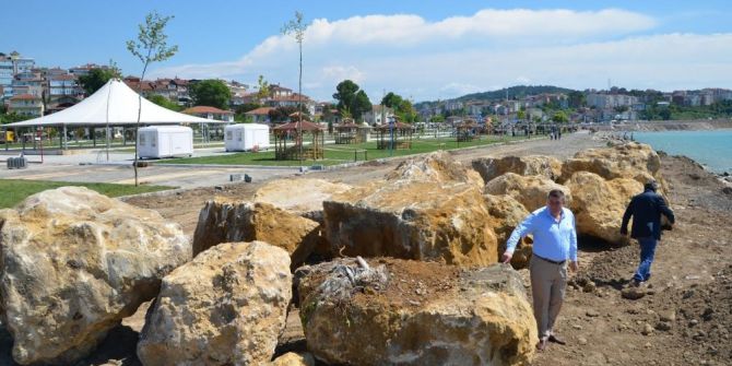 Sahil Aile Parkta Çalışmalar Sürüyor