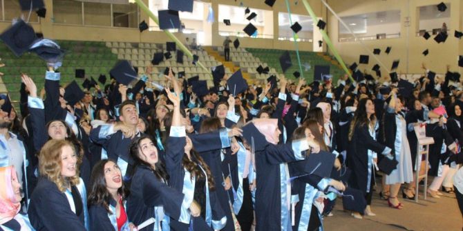 3 Okul Birden Kep Attı