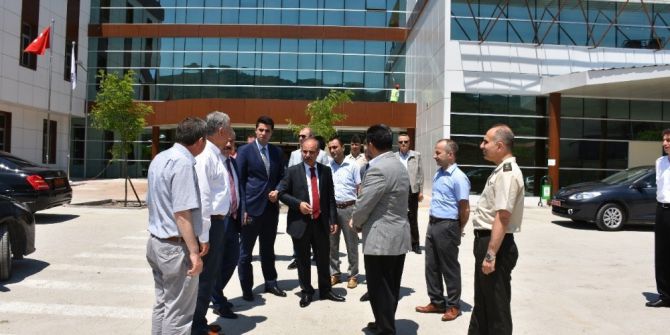 Vali Aktaş Yenice Devlet Hastanesini Ziyaret Etti