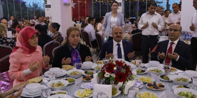 Şehit Aileleri Ve Gazilere İftar Yemeği