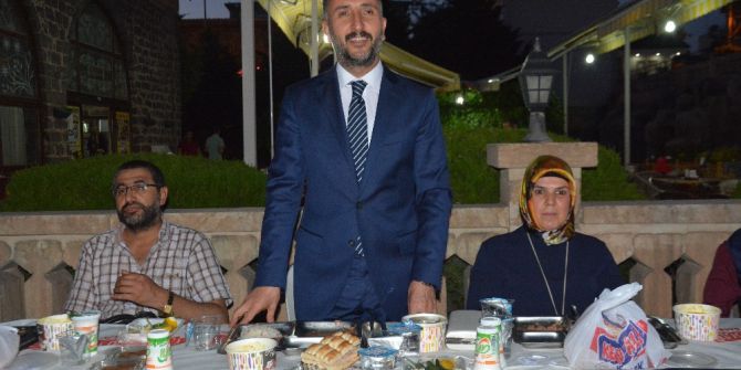 Başkan Yılmaz Belediye Çalışanlarıyla İftarda Bir Araya Geldi