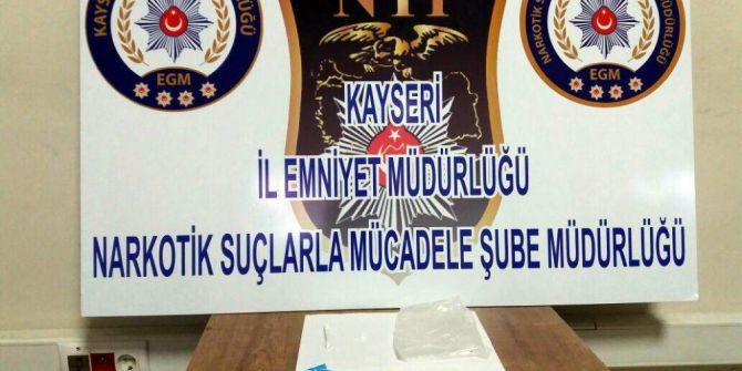 Baba, Öz Kızını Uyuşturucu Madde Ticareti Yaptığı İçin Polise Şikayet Etti