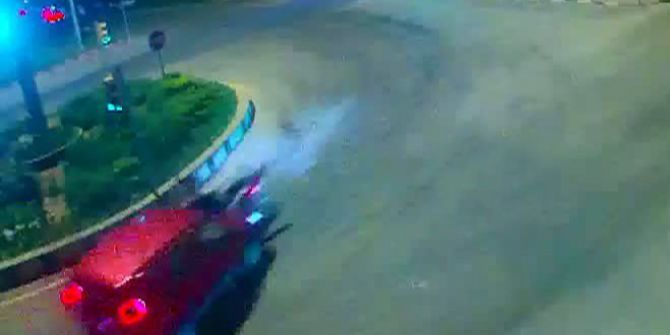 Otomobilin Motosiklete Çarpma Anı Kamerada