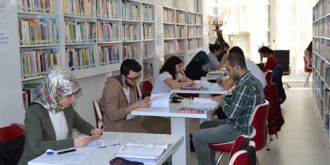 Kütüphanede Lys Yoğunluğu