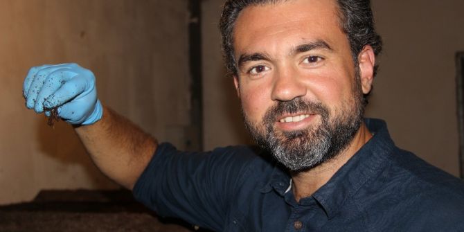 2 Milyon Solucanla Ayda 3 Ton Organik Gübre Üretiyor