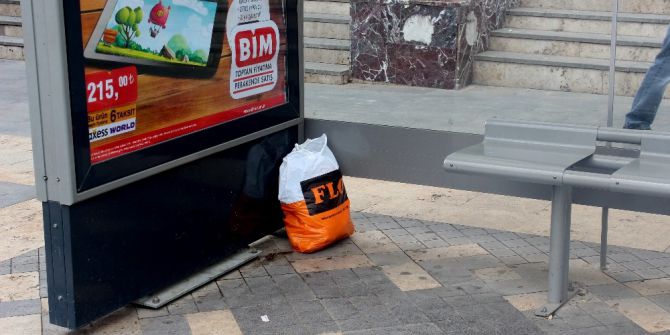 Durağa Bırakılan Şüpheli Poşet Korkuttu