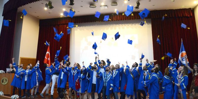 Meü’de Mezuniyet Coşkusu Devam Ediyor