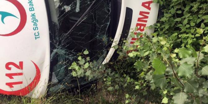 Hasta Taşıyan Ambulans Kaza Yaptı