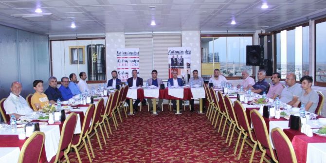 Gazeteciler Stk Temsilcileri Ve İş Adamları İftarda Buluştu