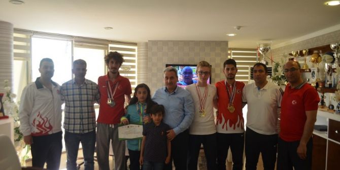 Şampiyon Taekvondoculara Ödül