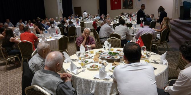 Konysiad İftarda Huzurevi Sakinlerini Ağırlardı