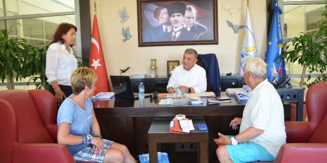 Alman Turistler 27 Yıldır Tatillerini Kuşadası’nda Geçiriyor