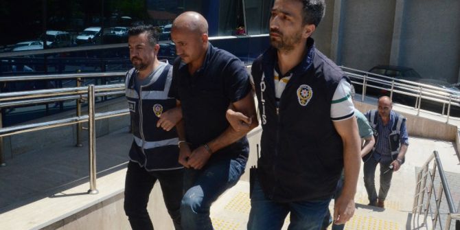 "Kimliğinizle Kuyumcu Soyulmuş" Deyip 8 Bin Lira Dolandırdılar