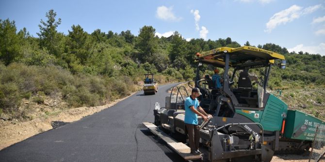Tarihi Syedra Kalesi Yoluna Sıcak Asfalt