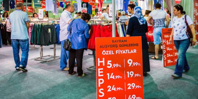 Bayram Öncesi Vatandaş İndirime Koştu