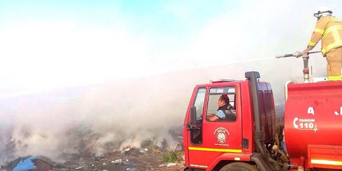 Gömeç’te Çöp Yangını Sahili Duman Altında Bıraktı