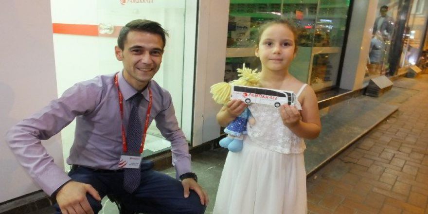 Burhaniye’de Çocukları Sevindirdiler