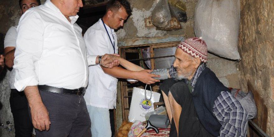 Yaşlılar ’Limon Çiçeği’ İle Yalnız Değil