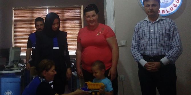 Kaybolan Çocuğu Zabıta Buldu