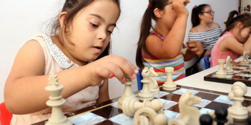 ‘Engelli Yaz Okulu’nda Eğelence İle Eğitim Bir Arada