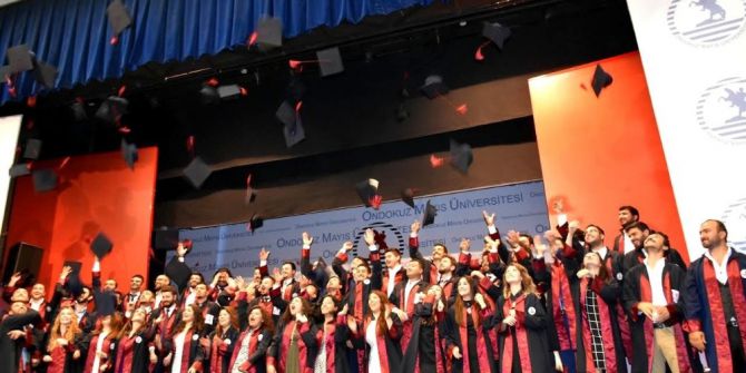 Omü Veterinerlik Fakültesinde Mezuniyet Coşkusu