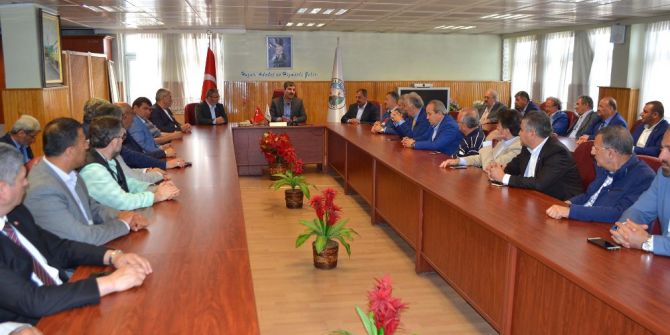 7 Renk Tek Yürek Platformu Üyelerinden Belediyeye Ziyaret