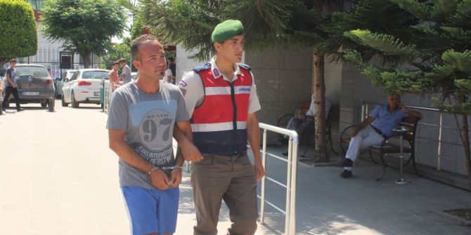 Garsonların Bıçaklı Kavgasına Tutuklama