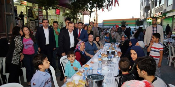 Sokak İftarları Ramazan’ın Bereketi İle Sürüyor