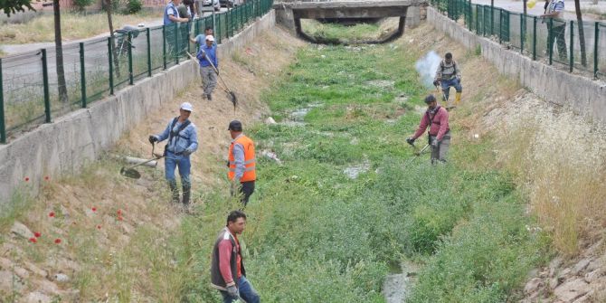 Gölbaşı İlçesinde Dere Yatakları Temizleniyor