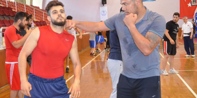 Aydın’da Boks Antrenörleri Yetişiyor