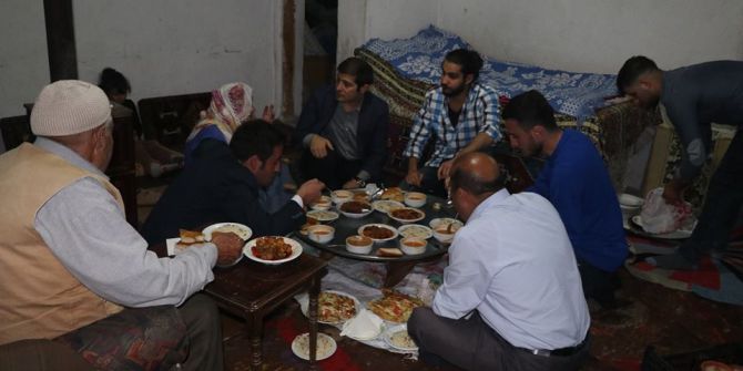 Kaymakam Erat, İftar Programında Yardımcı Ailesinin Konuğu Oldu