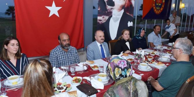 Vali Çakacak, Jandarmanın İftarında Şehit Aileleri Ve Gazilerle Buluştu