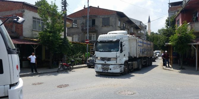 Hafriyat Kamyonları Tehlike Saçmaya Devam Ediyor