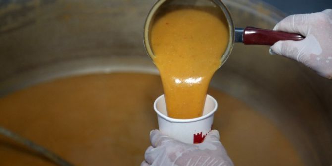 Metrobüs Ve Tramvay Yolcuları İftarı Çorbayla Yaptı