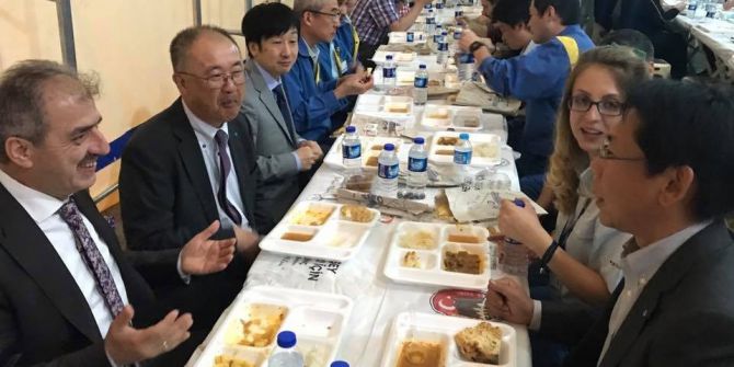 Japonlar İftar Sofrasında