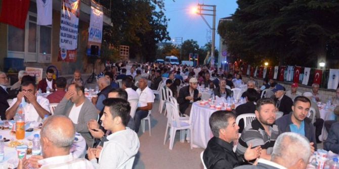 Dilovası’ndaki Mahalleler İftarda Buluştu