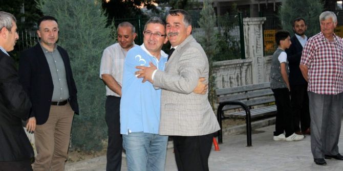 Arifiye Protokolü İftarda Buluştu