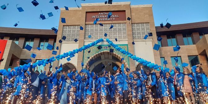Uluslararası Antalya Üniversitesi İlk Mezunlarını Verdi
