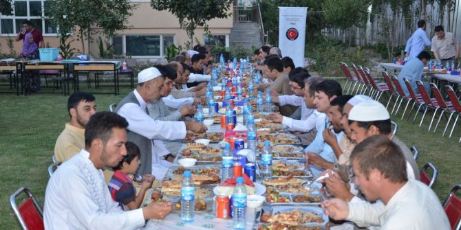 Tika’dan Afganistan Belh Üniversitesi Akademisyenlerine İftar